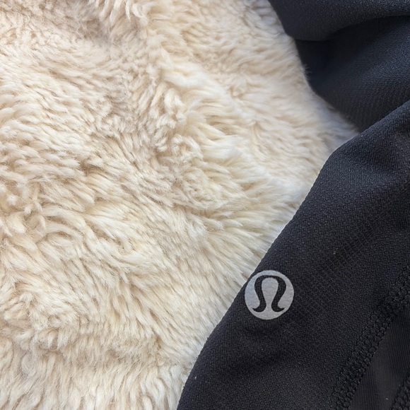 Lululemon women’s cropped Leggings size 8 in black - Picture 8 of 8